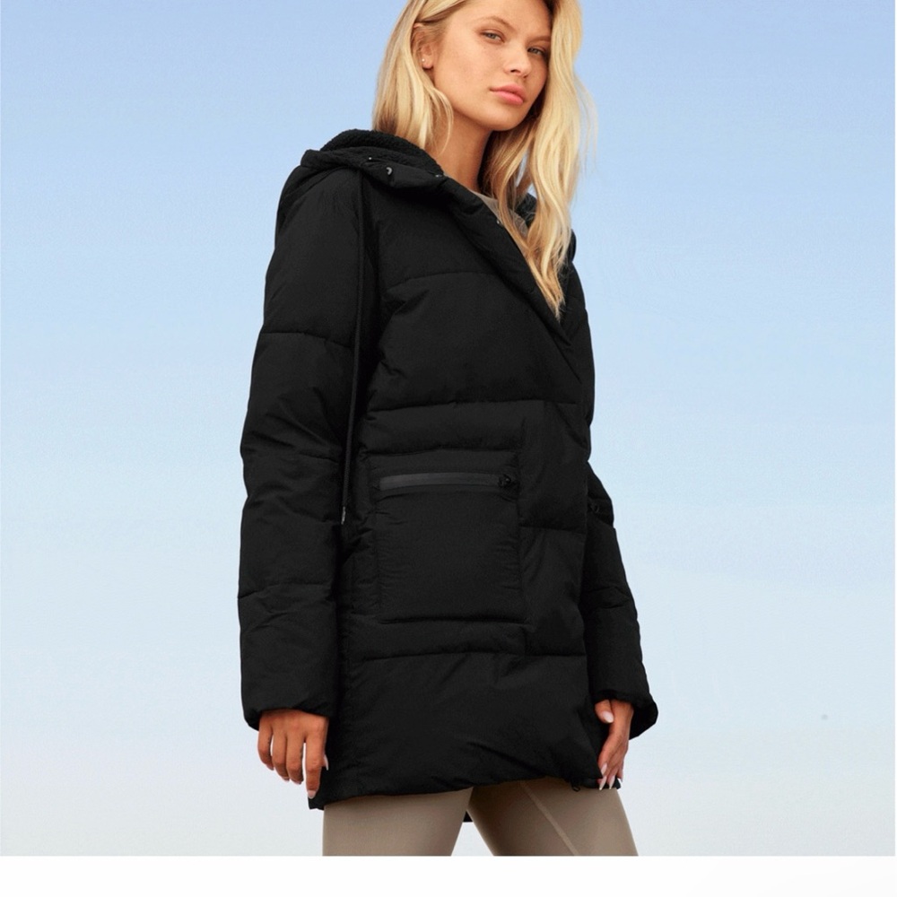 alo yoga Cypress Puffer Jacket - Picture 9 of 9